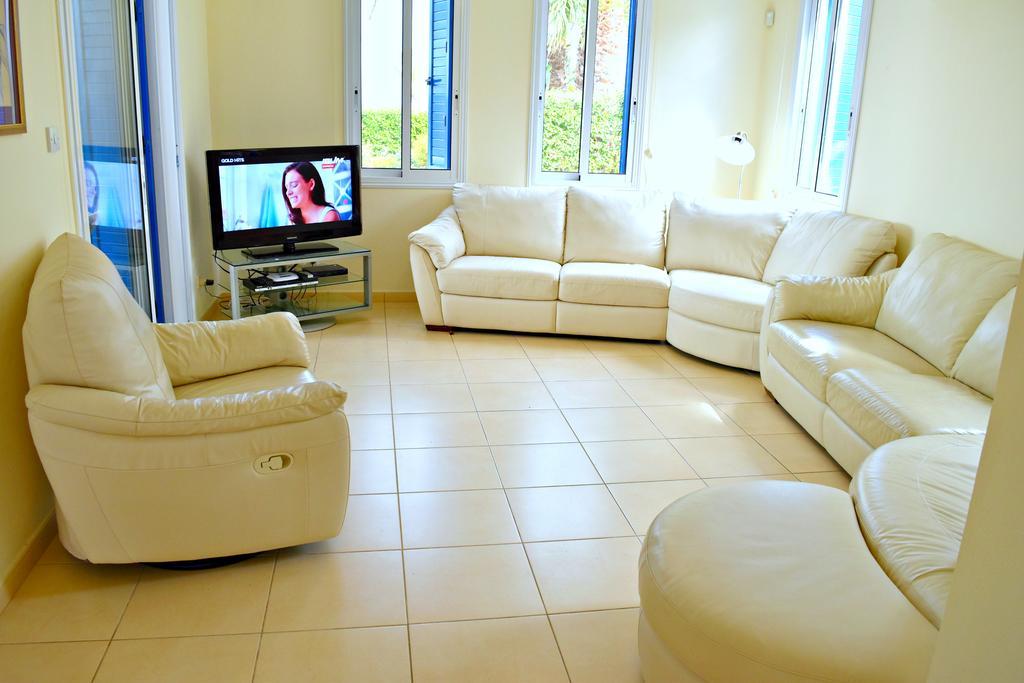 Latchi Beach Front Villa - Private Heated Pool - Amazing Uninterrupted Sea Views Polis Buitenkant foto