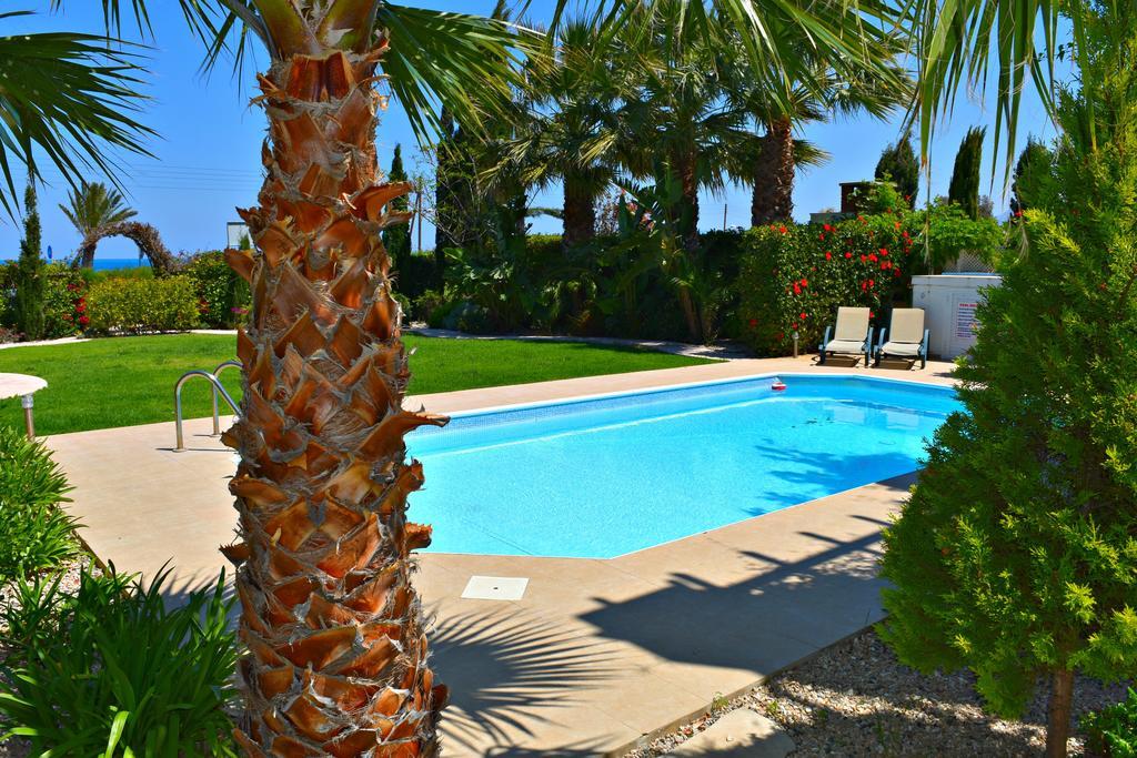Latchi Beach Front Villa - Private Heated Pool - Amazing Uninterrupted Sea Views Polis Buitenkant foto