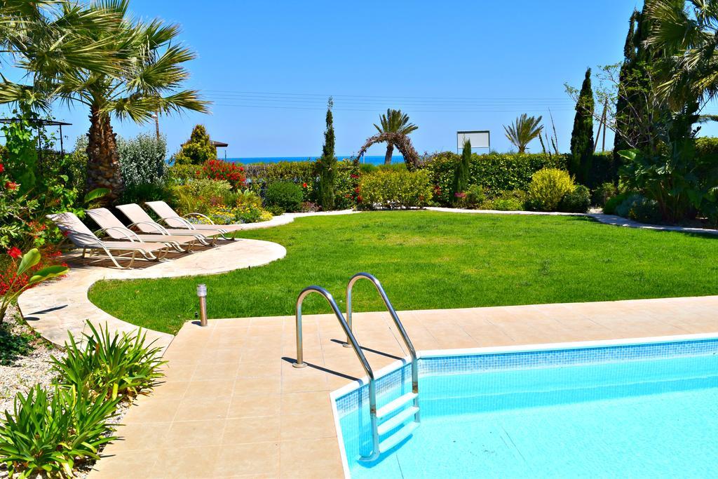 Latchi Beach Front Villa - Private Heated Pool - Amazing Uninterrupted Sea Views Polis Buitenkant foto